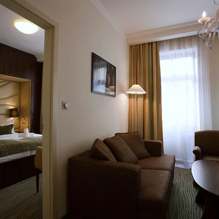 Ambiente Wellness & 4* Karlsbad