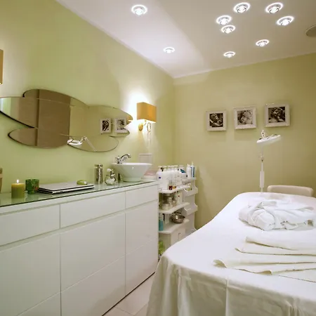 Ξενοδοχείο Ambiente Wellness & 4*