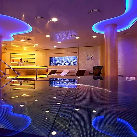 Ambiente Wellness & 4* Karlsbad