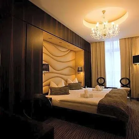 Hotel Ambiente Wellness & 4*