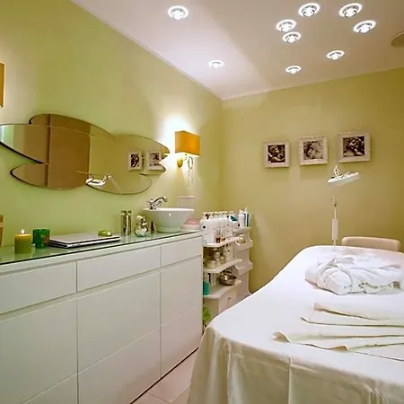 Ambiente Wellness & 4* Karlsbad