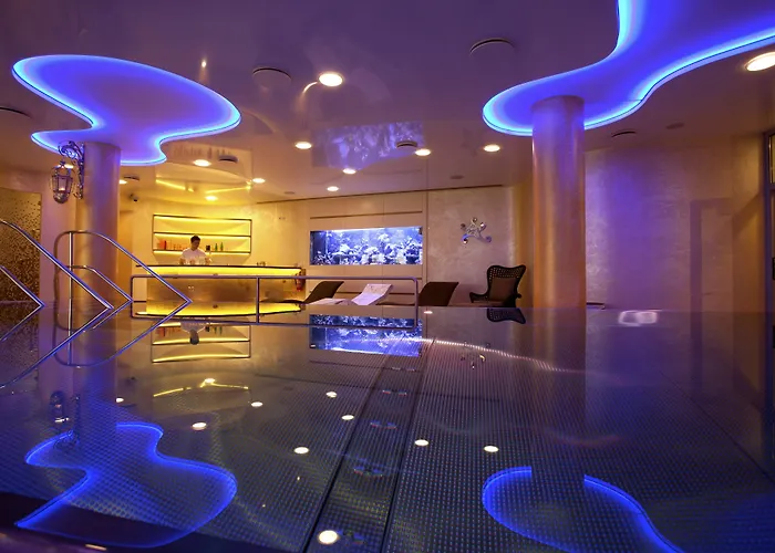Отель Ambiente Wellness & 4*