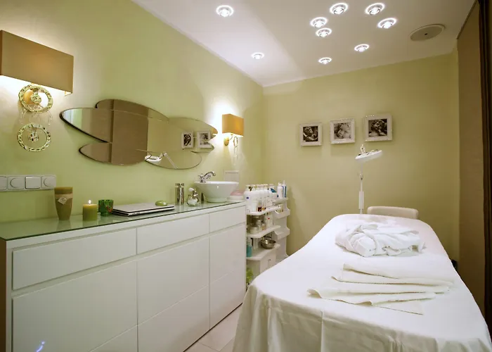 فندق Ambiente Wellness & 4*
