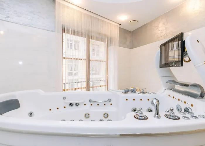 Ambiente Wellness & 4*
